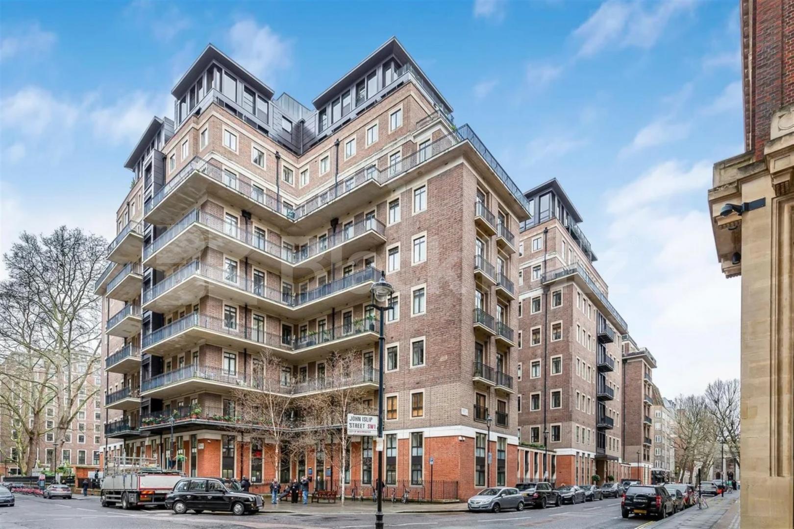 Riverfront One-Bed Apt for Rent: Bright, Modern Living with Balcony Views Dean Ryle Street , Westminster